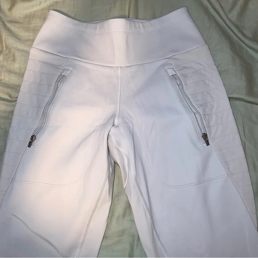 ATHLETA PEAK HYBRID FLEECE TIGHT WITH QUILTED PANELING SUPER SOFT ATHLETIC WEAR - Picture 8 of 14